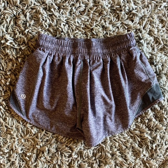 Lululemon Hotty Hot Shorts - Picture 2 of 7